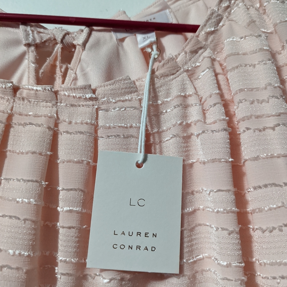 LAUREN CONRAD TOP, NEW, NEVER BEEN WORN
